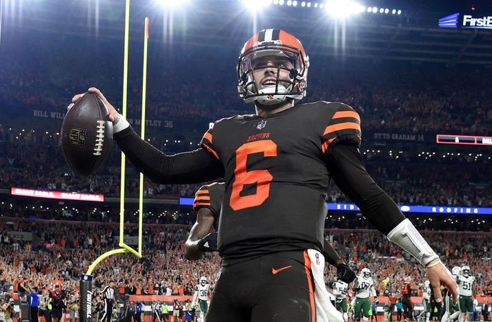 LeBron James er farinn frá Cleveland en það er nýr kóngur í borginni - Baker Mayfield. Hann fagnar hér eftir að hafa gripið snertimarkssendingu.