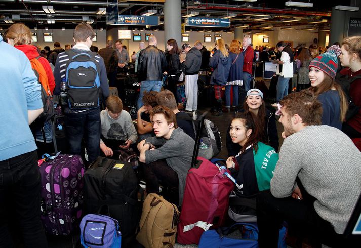 Um réttindi flugfarþega er fjallað um í reglugerð um sameiginlegar reglur um skaðabætur og aðstoð til handa farþegum sem er neitað um far og þegar flugi er aflýst eða mikil seinkun verður.