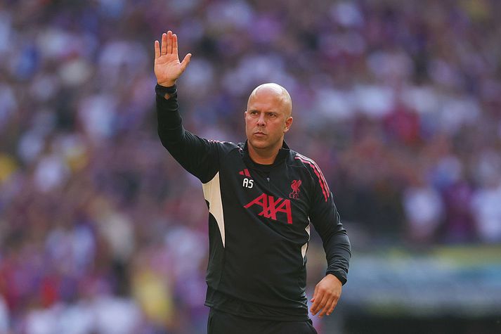 Arne Slot þjálfari Liverpool taldi að aðdáendur Crystal Palace hafi ekki ætlað sér að trufla þagnarstundina fyrir leik.