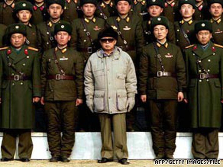 Kim Jong-il virðist ekki ætla að vígbúast með kjarnorku.