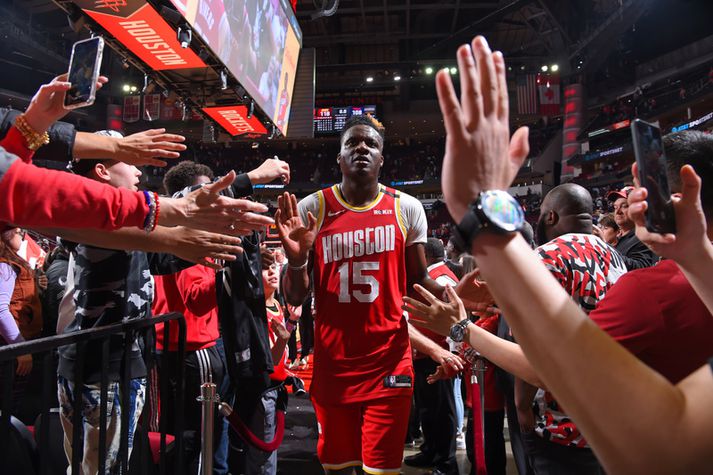 Clint Capela spilaði í Laugardalshöllinni síðasta haust en er nú farinn frá Houston Rockets til Atlanta Hawks.