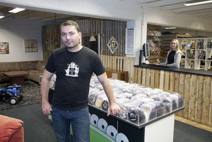 Uppboðshús.is var opnað í október og selur bæði nýjar og notaðar vörur í mörgum vöruflokkum. Vörum fjölgar jafnt og þétt og kaupendur geta skoðað vörurnar í vöruhúsi fyrirtækisins.