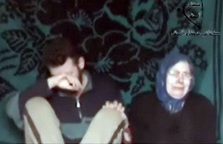 Fram kemur að Krause sé starfsmaður austurríska sendiráðsins í Bagdad og sonur hennar starfsmaður íraska utanríkisráðuneytisins.