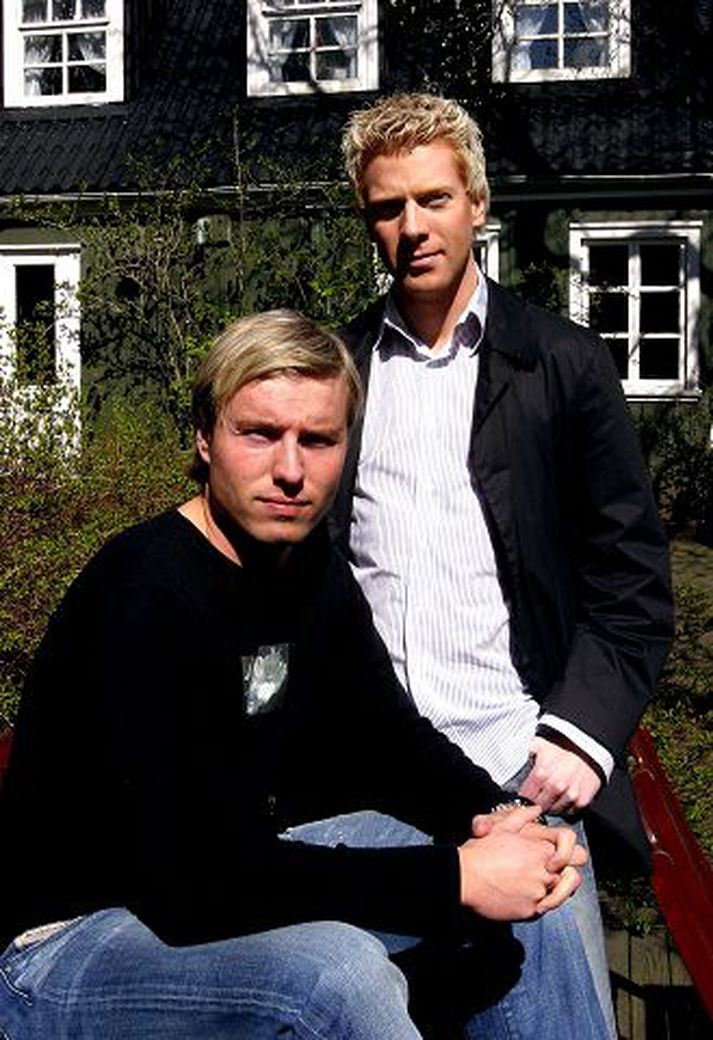 tveir góðir Atli Rúnar Hermannsson, eigandi Yello, er hér ásamt stórvini sínum Ásgeiri Kolbeinssyni.