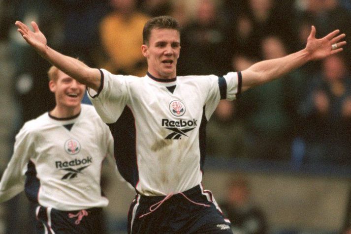 Guðni Bergsson fagna hér marki með Bolton Wanderers en hann spilaði með félaginu frá 1995 til 2003.