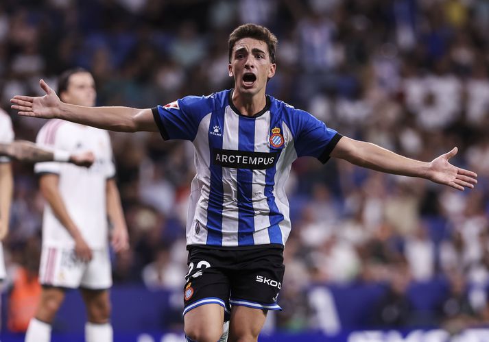 Álex Calatrava fagnar eftir að hafa jafnað fyrir Espanyol gegn stjörnum prýddu liði Real Madrid.