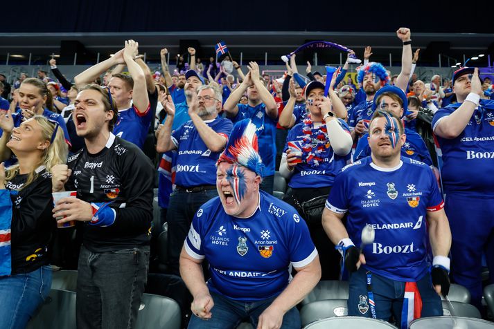 Íslenska stuðningsfólkið þarf að láta vel í sér heyra í kvöld enda er von á mörgum Slóvenum í höllina.