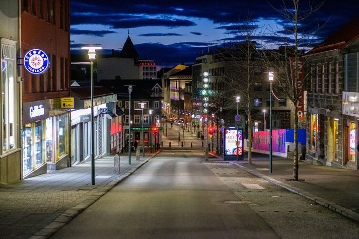Maðurinn og konan hittust í miðbænum áður en umrædd atvik áttu sér stað.