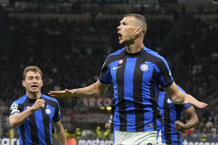 Edin Dzeko fagnar marki sinu fyrir Internazionale í undanúrslitaleik Meistaradeildarinnar í gærkvöldi.