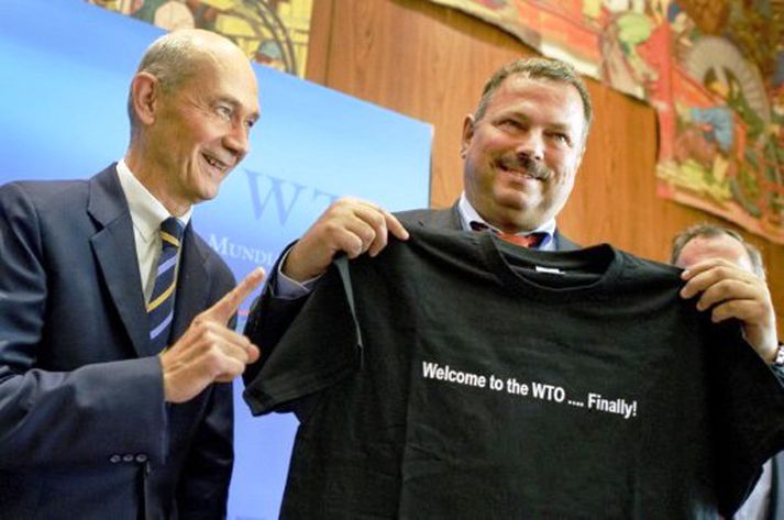 Pascal Lamy, framkvæmdarstjóri WTO, ásamt samningamanni Rússlands, Maxim Medvedkov.
