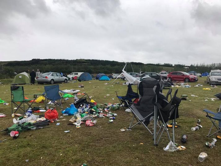 Ölvun og fíkniefnaneysla var áberandi meðal gesta og hafði lögregla allnokkur afskipti af ósjálfbjarga einstaklingum sem og einstaklingum í annarlegu ástandi.