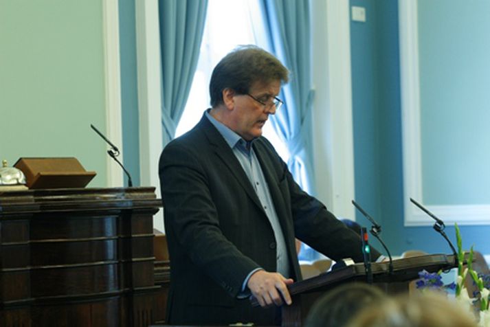 Guðbjartur Hannesson segir Trichet skýrsluna ekki hafa verið rædda á fundi fjárlaganefndar.