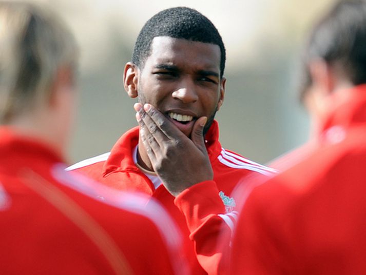 Ryan Babel skoraði tvö mörk á móti Hull eftir að hafa komið inn á sem varamaður.