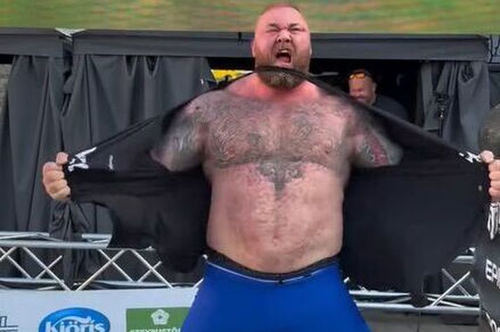 Hafþór Júlíus Björnsson var mjög ánægður með sigurinn eins og sést hér.