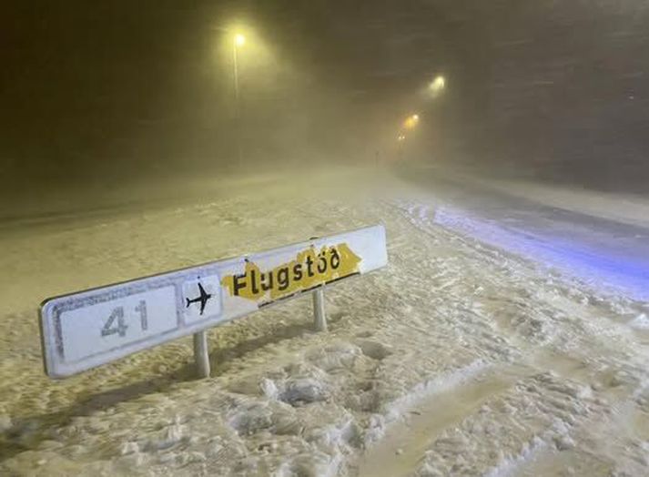 Lögreglan birtir þessa mynd af vetrarfærð á Reykjanesbraut.