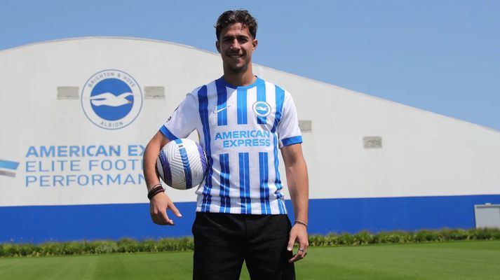 Miklar vonir eru bundnar við hinn unga Charalampos Kostoulas hjá Brighton.