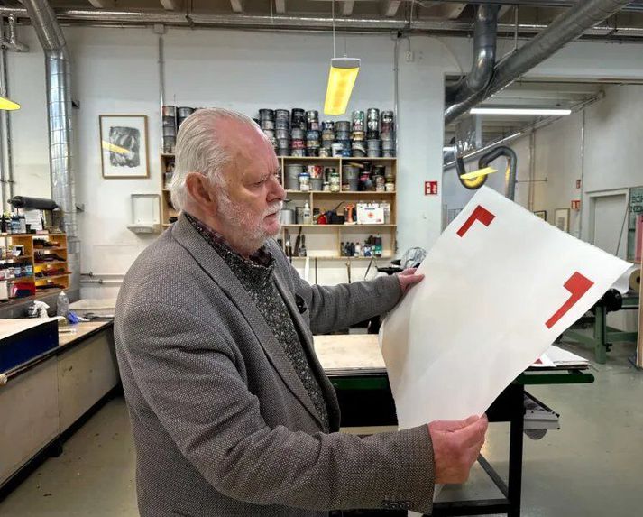 Kristján Guðmundsson myndlistarmaður sýndi verk sín víða um heim.