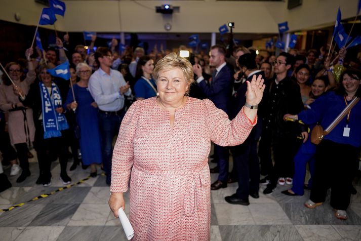 Erna Solberg, formaður Høyre, á kosningavöku flokksins í Osló í gær. Flokkurinn vann meirihluta víða í Noregi. 