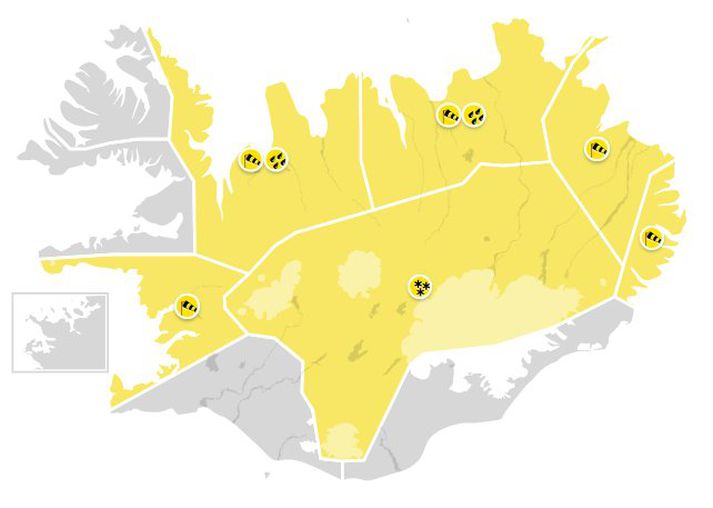 Vindur og úrkoma víða um land.