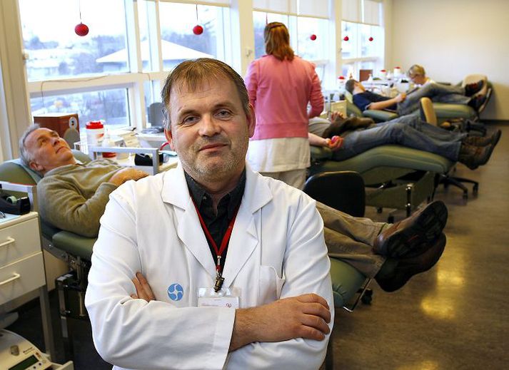 Sveinn Guðmundsson, yfirlæknir hjá Blóðbankanum, segir að birgðastaða sé góð hjá bankanum og ný tækni hjálpi til við að halda sjó yfir marga frídaga tengda hátíðunum.