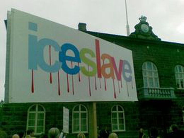 Icesave lánin eru hærri en áætlað var í fyrstu.