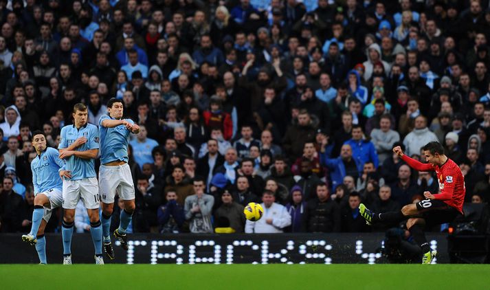 Samir Nasri er ekki í miklu uppáhaldi hjá stuðningsmönnum né liðsfélögum sínum í Manchester City en franski leikmaðurinn gerði afdrifarík mistök á lokamínútunum gegn Manchester United í gær.