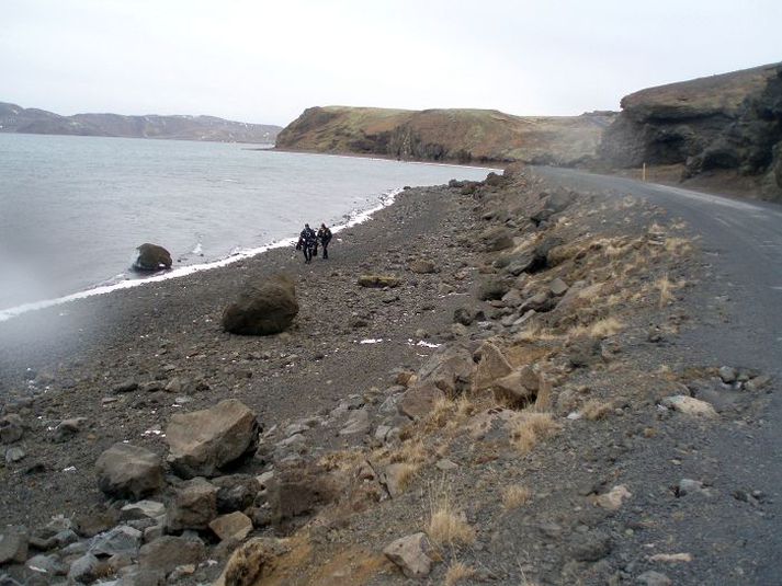 Vatnsborðið lækkaði um einn metra á einu ári eftir Suðurlandsskjálftann árið 2000 og flatarmál vatnsins minnkaði um fimmtung. Kafarar eru sagðir hafa komið auga á mikið af dauðum fiski. Veiðimenn óttast að vatnið mettist af brennisteinsvetni.