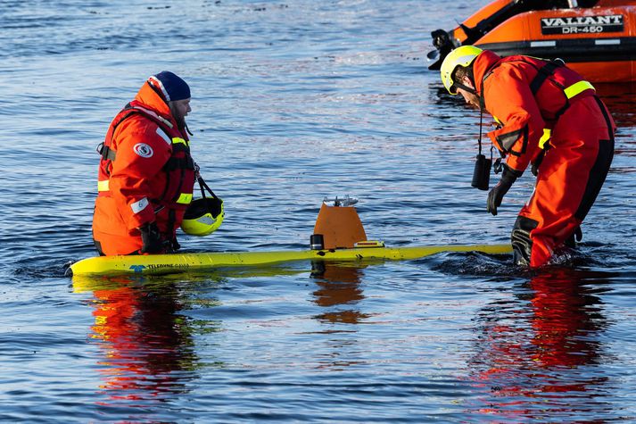 Flugvélin fannst með kafbáti í Þingvallavatni í gærkvöldi.