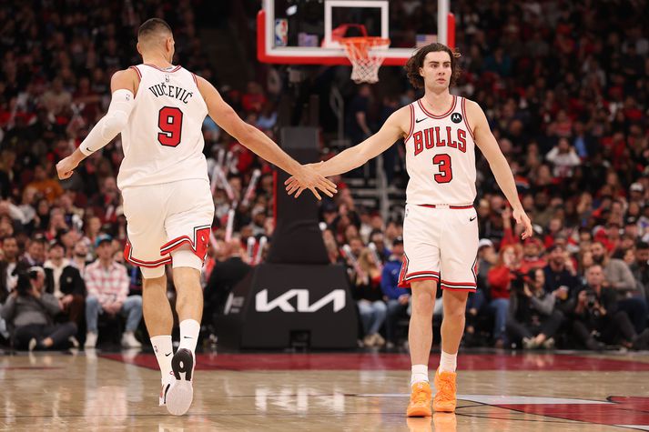 Nikola Vucevic og Josh Giddey eru í stóru hlutverki í liði Chicago Bulls.