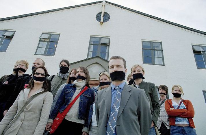 Aðgerðum stjórnvalda gegn Falæun Gong var mótmælt harðlega á sínum tíma. 
