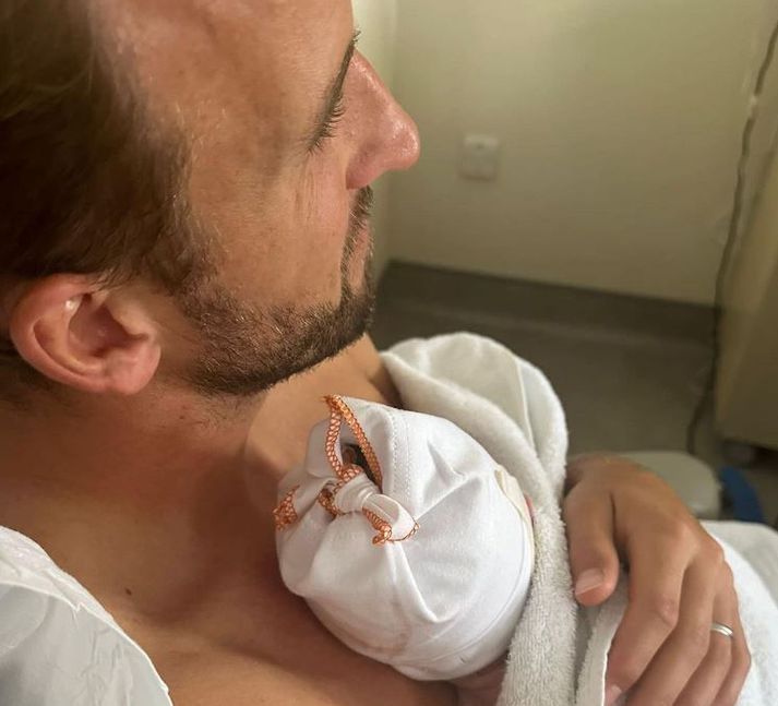 Harry Kane með nýfæddan son sinn, Henry Edward.