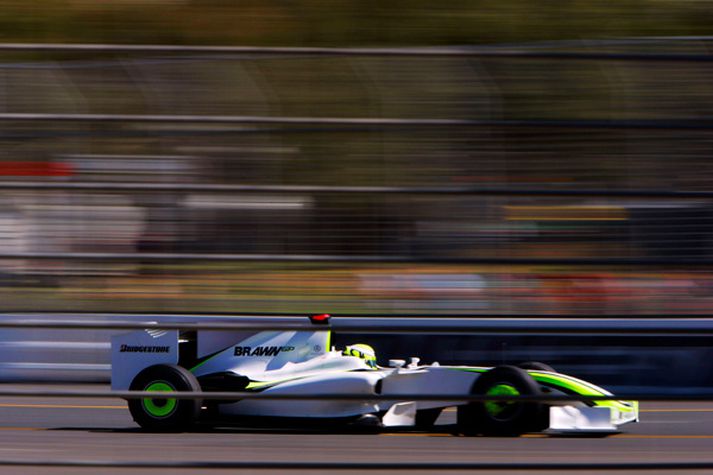 Allt er upp í loft varðandi Formúlu 1 fyrir Silverstone kappaksturinn um næstu helgi. FIA og FOTA ná ekki saman og lokamótið á Silverstone verður því í skugga deilna.