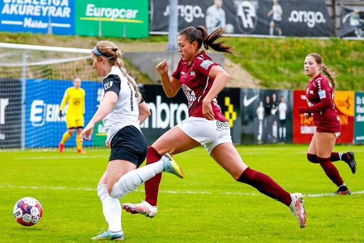 Áslaug Dóra Sigurbjörnsdóttir á sprettinum í leik FH og Selfoss í Bestu deild kvenna í sumar.