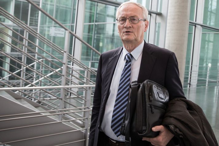 August Hanning er áttræður. Hann er sakaður um að hafa njósnað fyrir tvö erlend ríki en ekki er ljóst hvaða ríki um er að ræða.