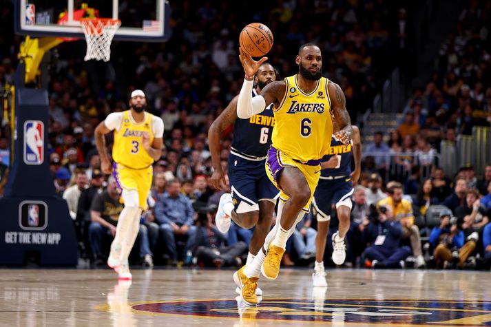 LeBron James er aðalmaðurinn í Lakers.