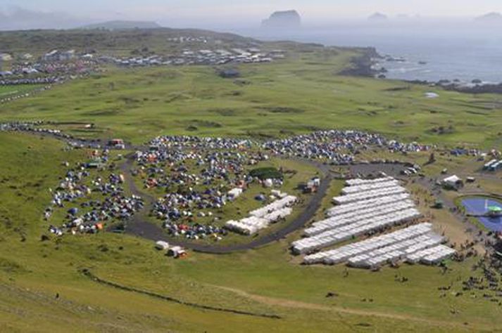 Þegar það fór að rigna klukkan fimm í nótt róaðist mannskapurinn að sögn varðstjóra