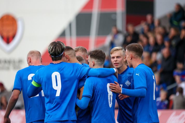 Íslenska U21-landsliðið spilar um EM-sæti í dag.