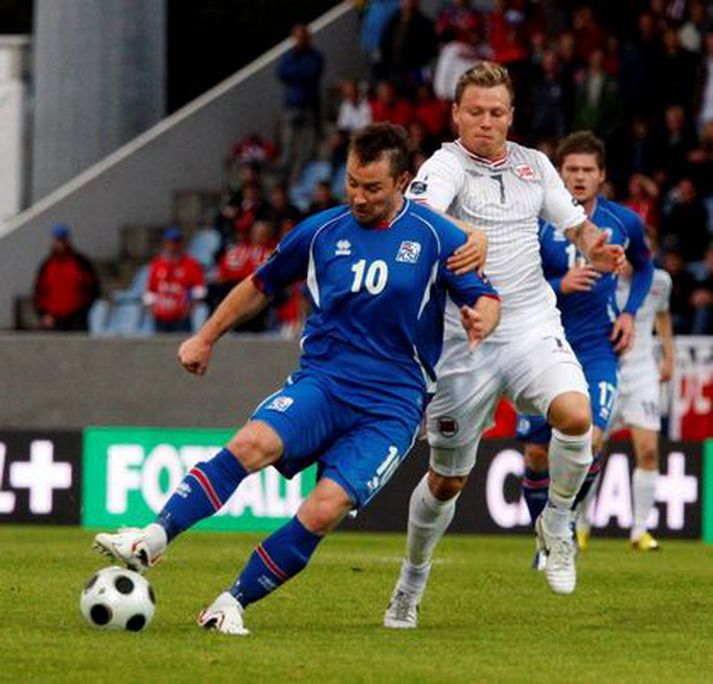 Ekkert annað en fall blasir við Veigari Páli og félögum