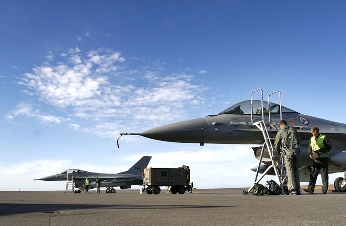 F-15 vél á Keflavíkurflugvelli.