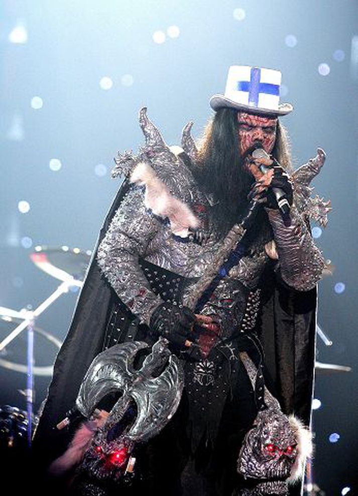 Lordi Þrátt fyrir búninganna og heldur ófrýnilegt útlit er Lordi nú genginn út en hann giftist æskuást sinni Jóhönnu nú um helgina.