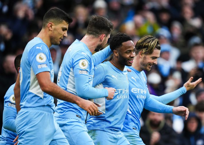 Raheem Sterling skoraði tvívegis í 6-3 sigri Manchester City.