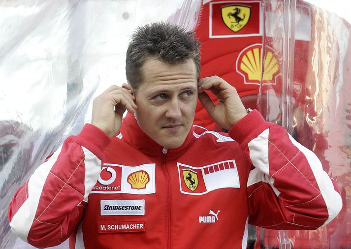 Schumacher er 44 ára gamall Þjóðverji og einhver sigursælasti ökumaður Formúlu 1 kappakstursins frá upphafi.