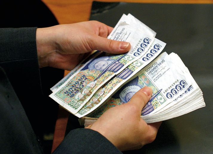 Tekjur ríkissjóðs jukust um 38,4 milljarða milli ára.
