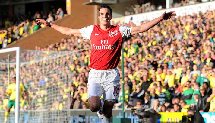 Van Persie fagnar öðru marka sinna í dag.