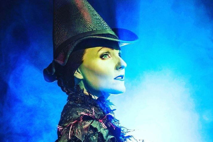 Kerry Ellis hefur unnið til verðlauna fyrir hlutverk sitt sem Elphaba i hinum þekkta söngleik Wicked. Hún stígur á svið í Hörpu með The Barricade boys.