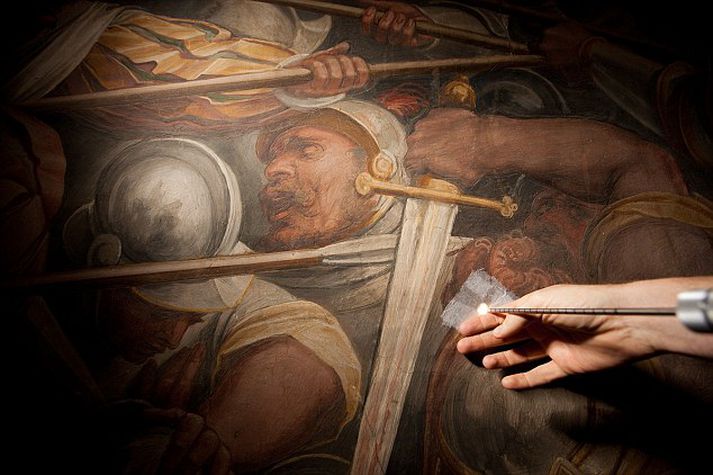 Sérfræðingarnir telja sig hafa fundið fræga veggmynd eftir Leonardo da Vinci.