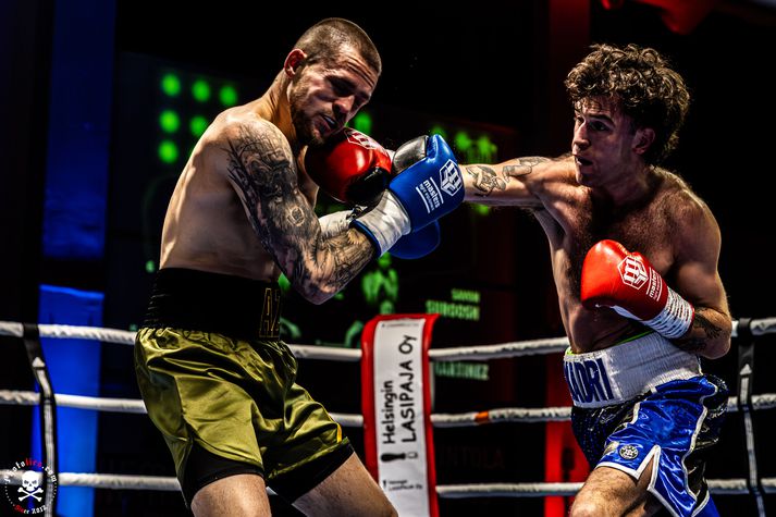 Emin hefur farið afar vel af stað á sínum atvinnumannaferli og er enn ósigraður. 