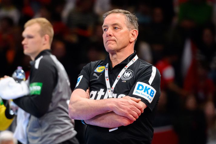 Alfreð Gíslason þjálfar þýska karlaalandsliðið en heldur með því íslenska í kvöld.