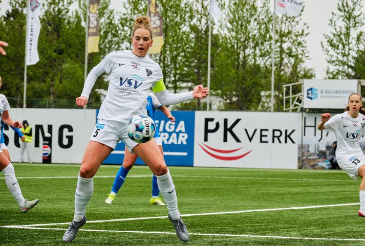 Fyrirliði ÍBV sneri aftur úr meiðslum í kvöld en skoraði sjálfsmark sem reyndist sigurmark leiksins fyrir Þrótt. 