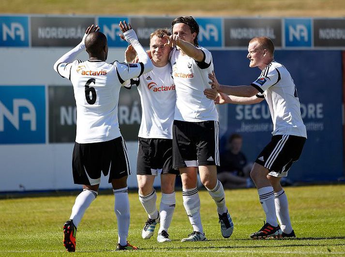 FH-ingarnir Atli Guðnason, Albert Ingason og Hólmar Örn Rúnarsson fagna hér Danny Thomas í 7-2 sigri á ÍA.